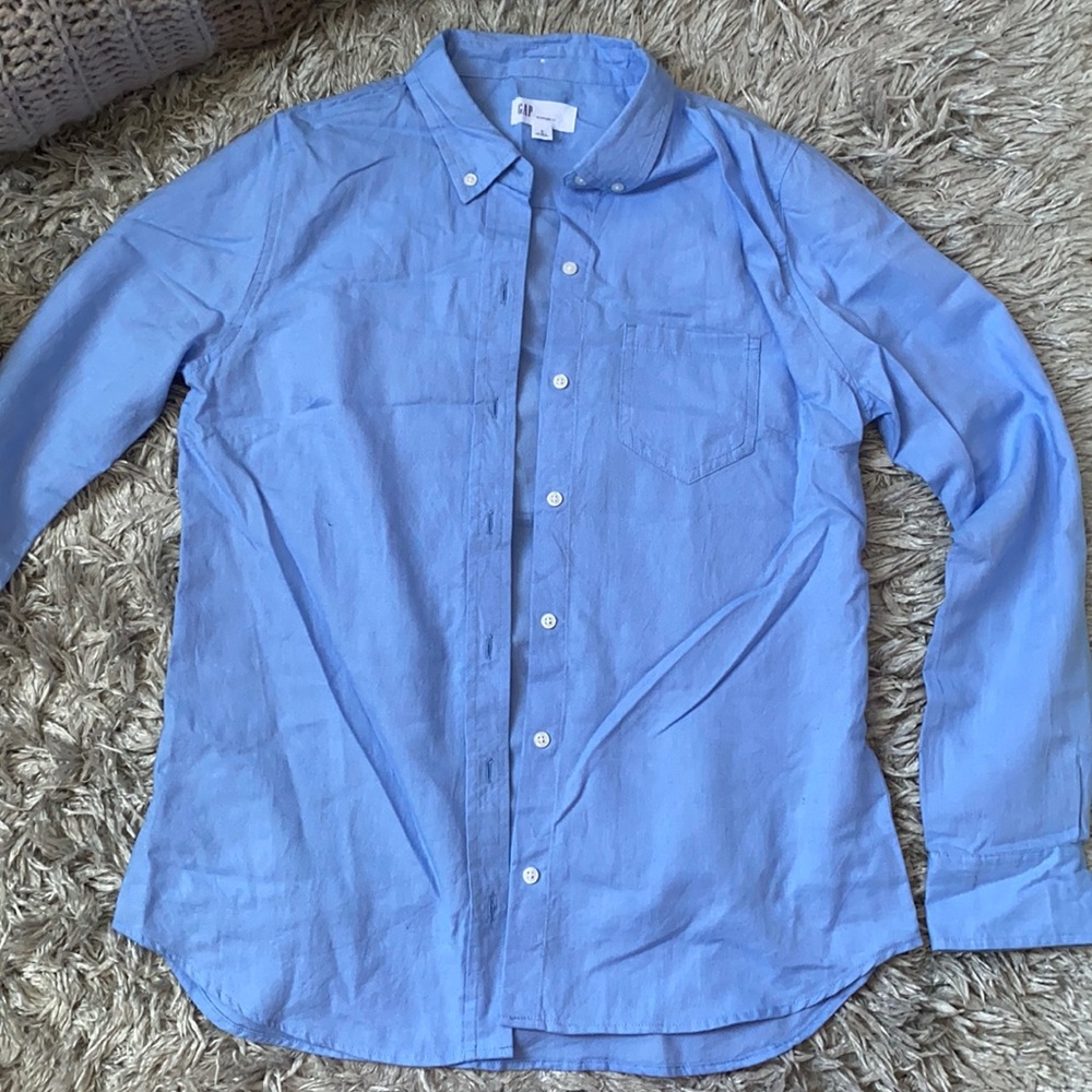 Gap button down shirt